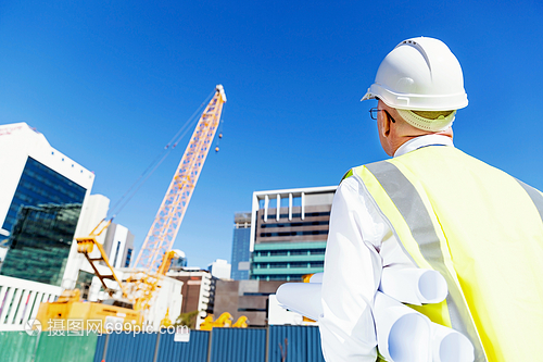 蓝图与汗水 建筑劳务分包模式下的工地交响曲