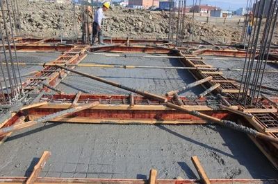 台金东延段二期项目房建筏板基础浇筑告捷，建筑劳务分包彰显专业协作